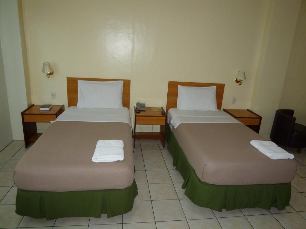 Sequoia Inn Davao City Δωμάτιο φωτογραφία